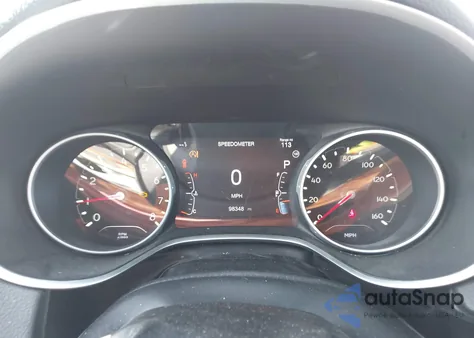 2018 Jeep Compass Limited 4X4 из США, поврежденный, VIN 3C4NJDCB1JT395933